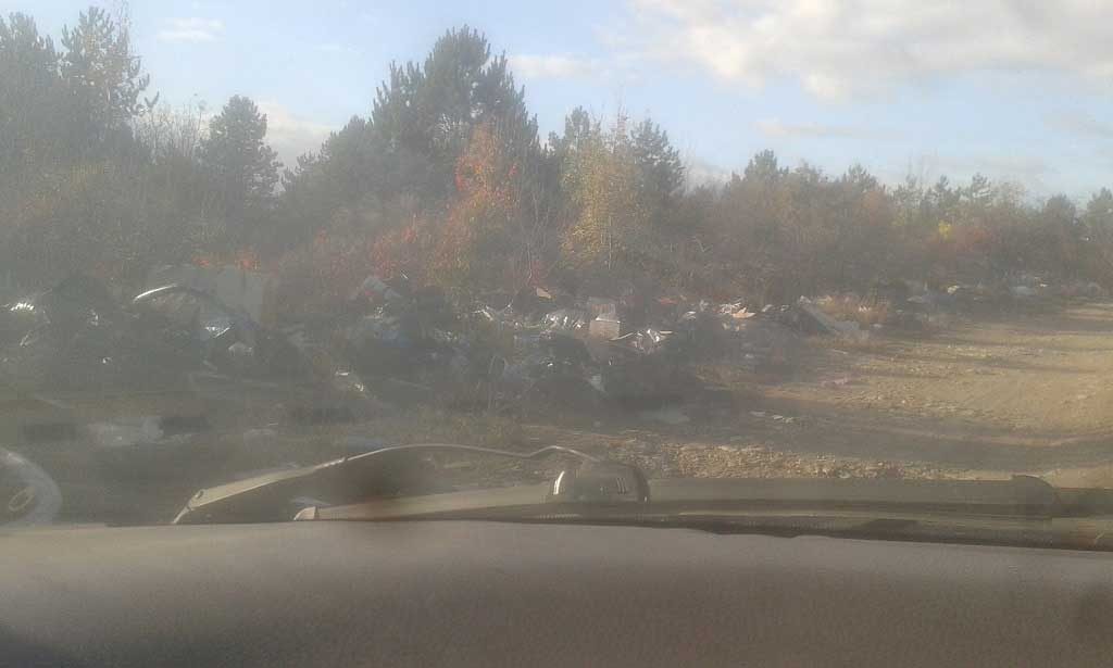 A Tárnok Öreghegy helyszínéről november elején érkezett bejelentésből származó képi anyag. / Fotó: hulladekvadasz.hu