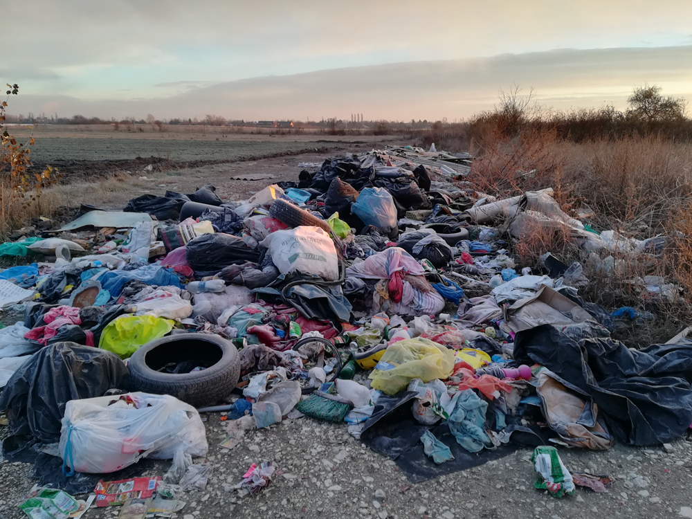 Vajon hány tonna illegálisan lerakott hulladék lehet Szigetszentmiklós határában?