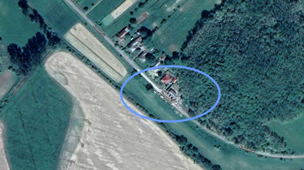 A műhold felvételek szerint a hulladék évek óta gyűlhet a helyszínen. / Fotó: Google Maps