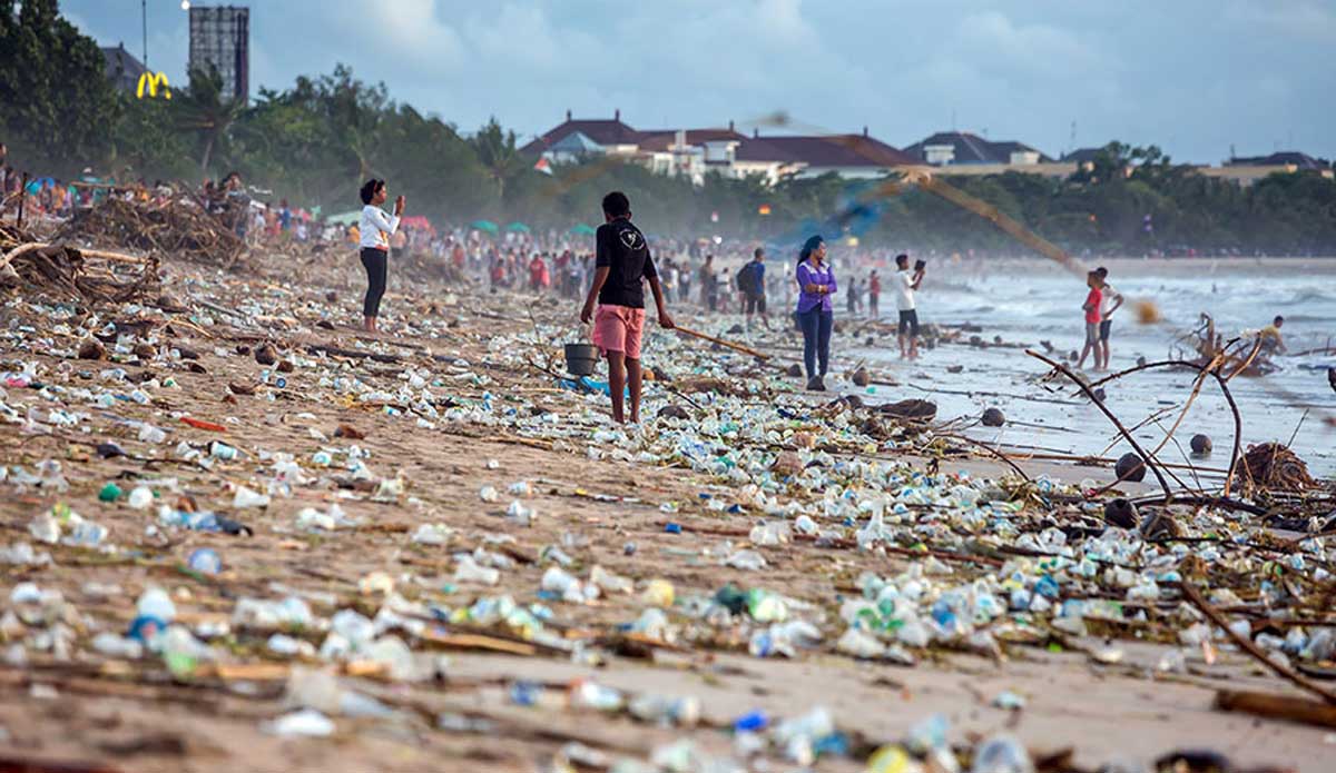 Műanyag mikroszemcsék nem csak a Földközi-tengert, hanem a világ összes tengerét óceánját beszennyezi.