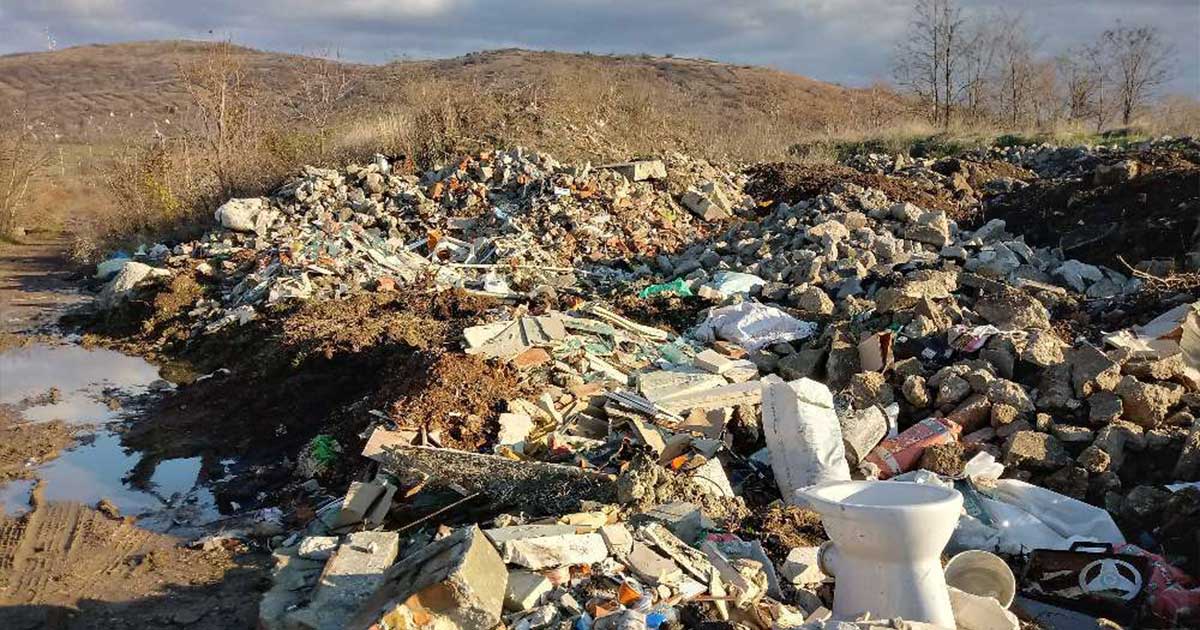 Eltűnhet a gyöngyösi Sár-hegy lábánál lévő hulladékhegy, amiről február közepén kaptuk a bejelentést.