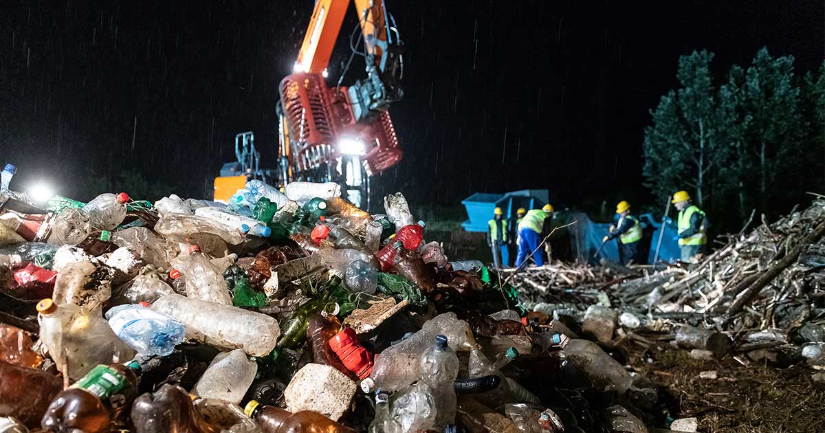 Szamos áradásával Romániából érkezett kommunális hulladékot